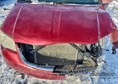 2013 Chrysler Town & Country Touring из США, поврежденный, VIN 2C4RC1BG9DR539341